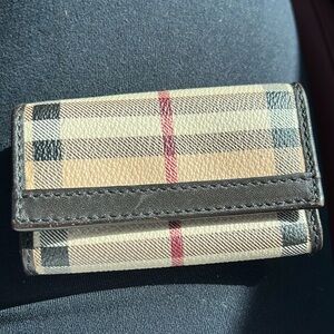 Burberry key wallet